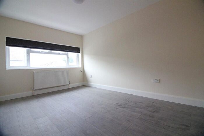 2 Bedroom Flat To Rent In Kingsley Road, Hounslow, TW3