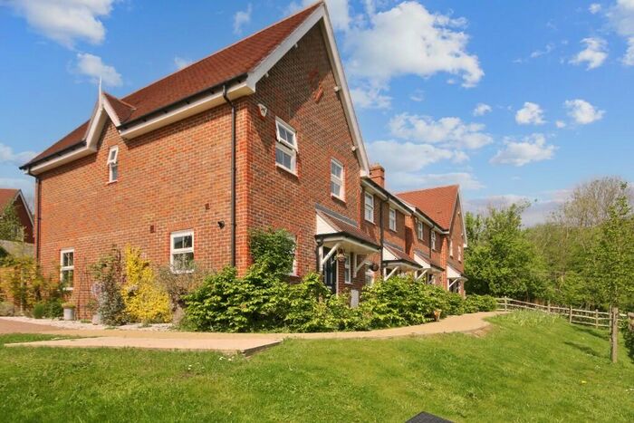 3 Bedroom End Of Terrace House For Sale In Bluebell Lane, East Grinstead, West Sussex, RH19