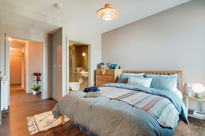 3 Bedroom Flat To Rent In Canada Gardens, Wembley, HA9