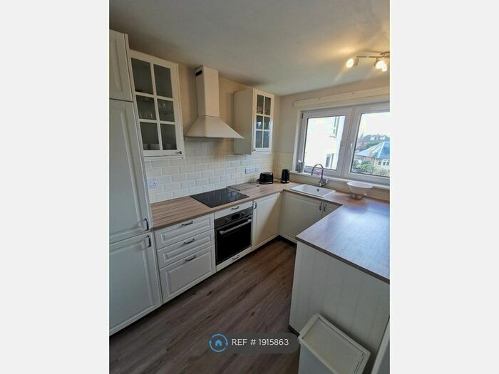 2 Bedroom Flat To Rent In Ravelston House Park, Edinburgh, EH4