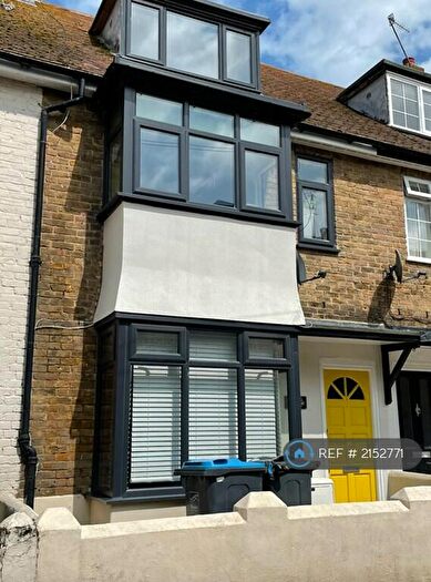 3 Bedroom Terraced House To Rent In New Street, Kent, CT9