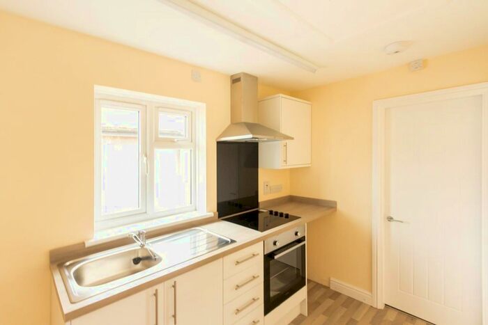 2 Bedroom Flat To Rent In Studley Road, Redditch, B98