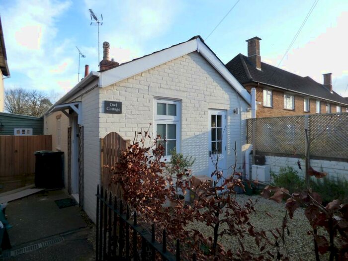 1 Bedroom Semi-Detached Bungalow To Rent In Queen Street, Gillingham, Dorset, SP8