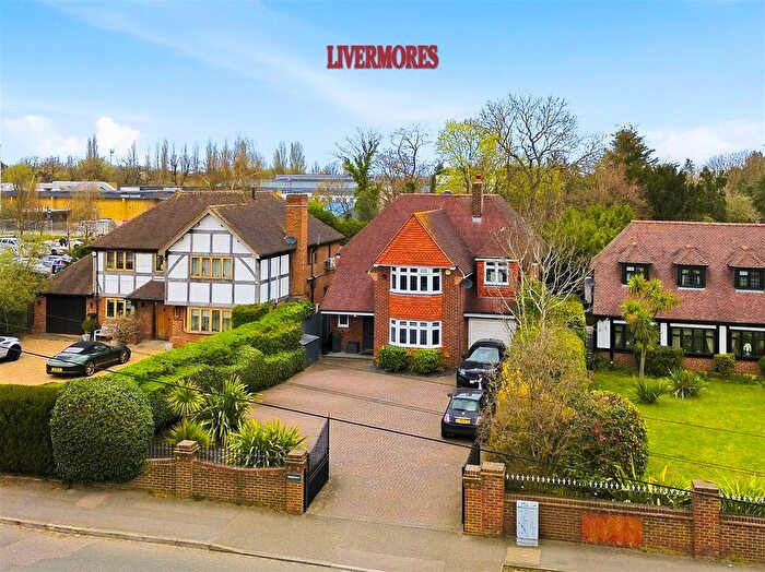 6 Bedroom Detached House For Sale In Oakfield Lane, Dartford, DA1