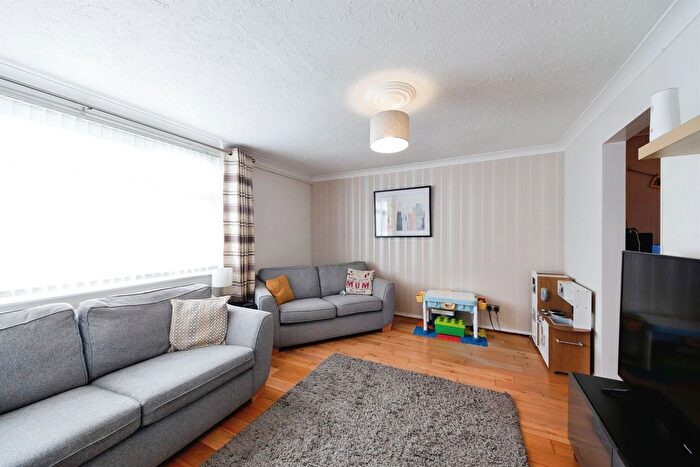 3 Bedroom Terraced House For Sale In Foredrove Lane, Solihull, B92