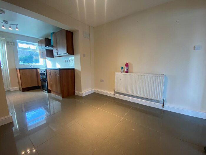 2 Bedroom House To Rent In Long Chaulden, Hemel Hempstead, HP1