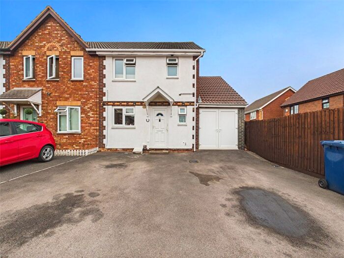 4 Bedroom End Of Terrace House For Sale In Stocken Close, Hucclecote, Gloucester, Gloucestershire, GL3