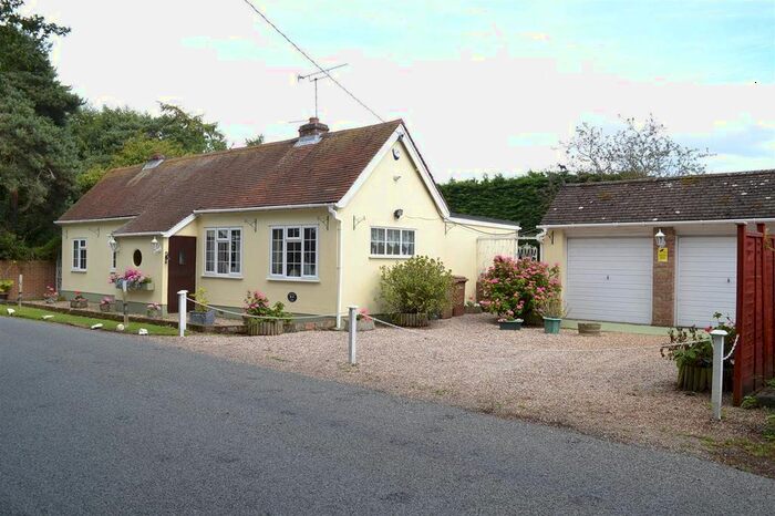 3 Bedroom Bungalow For Sale In Meadow View, West Hanningfield Road, Great Baddow, Chelmsford, CM2