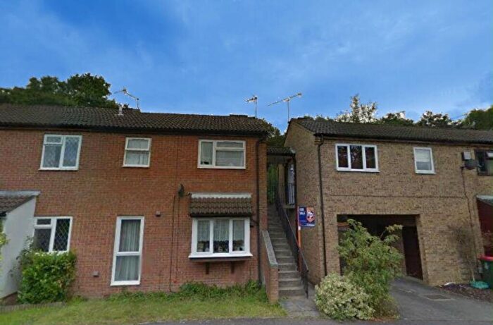 1 Bedroom Maisonette For Sale In Woodcourt, Crawley, RH11