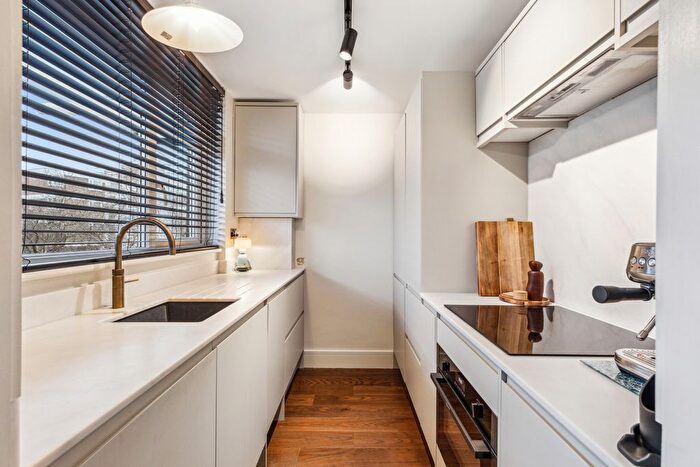 1 Bedroom Flat To Rent In South Court, Kersfield Road, SW15