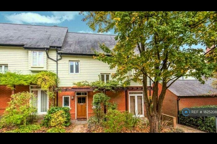 3 Bedroom Semi-Detached House To Rent In Princess Mary Close, Guildford, GU2