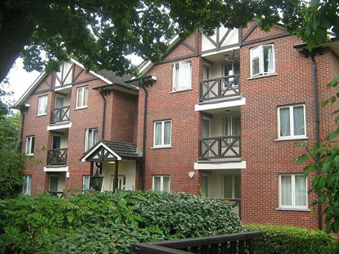 2 Bedroom Flat To Rent In Woodside Grange, Woodside Park, London, N12