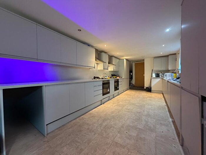 9 Bedroom Terraced House To Rent In Miskin Street, Cathays, CF24