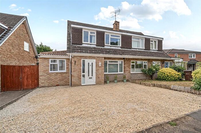4 Bedroom Semi-Detached House For Sale In Linden Way, Ripley, Surrey, GU23