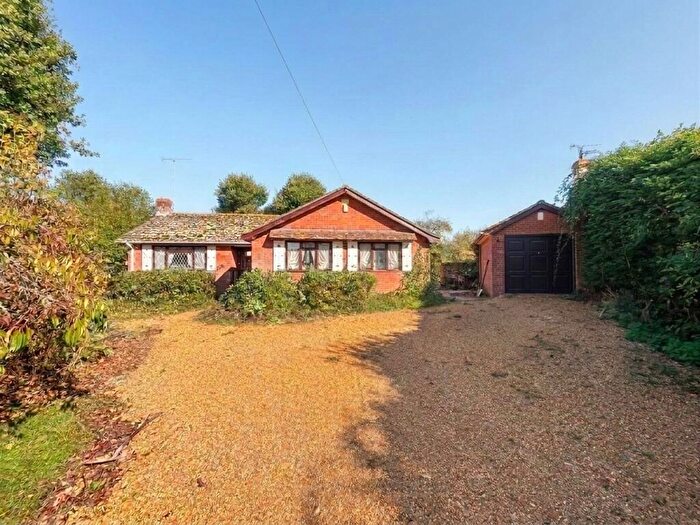 3 Bedroom Detached Bungalow For Sale In Whitmore Lane, Woodlands, BH21