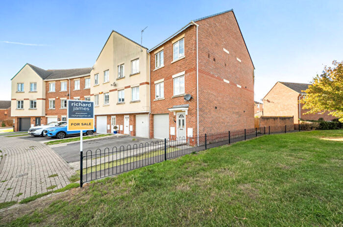 4 Bedroom End Of Terrace House For Sale In Neptune Crescent, Covingham, Swindon, SN3