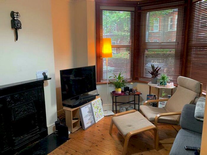 2 Bedroom Apartment To Rent In Two Bedroom Ground Floor Flat - Edward Road (&pound;, Pcm), E17