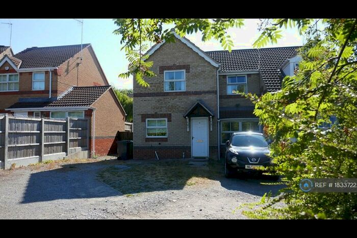 2 Bedroom Semi-Detached House To Rent In Merlin Avenue, Bolsover, Chesterfield, S44