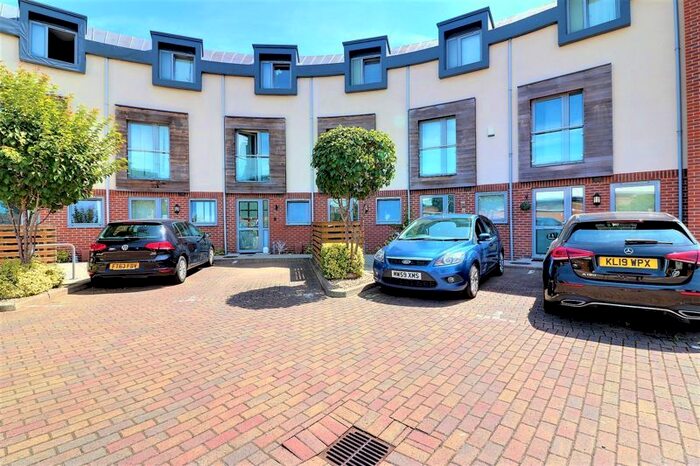 3 Bedroom Property To Rent In Finley Place, Bedhampton, Havant, PO9