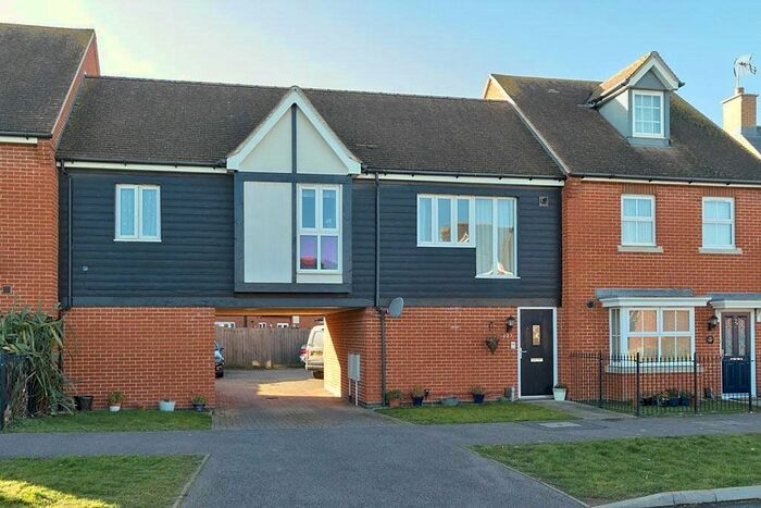 2 Bedroom Flat To Rent In Crossways, Sittingbourne, Kent, ME10
