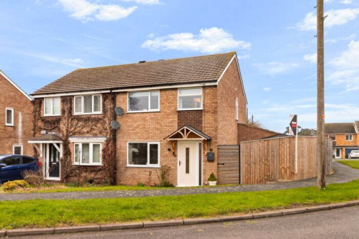 3 Bedroom Semi-Detached House For Sale In Maple Avenue, Keelby, DN41
