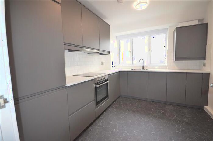 2 Bedroom Flat To Rent In Robertson Terrace, Hastings, TN34