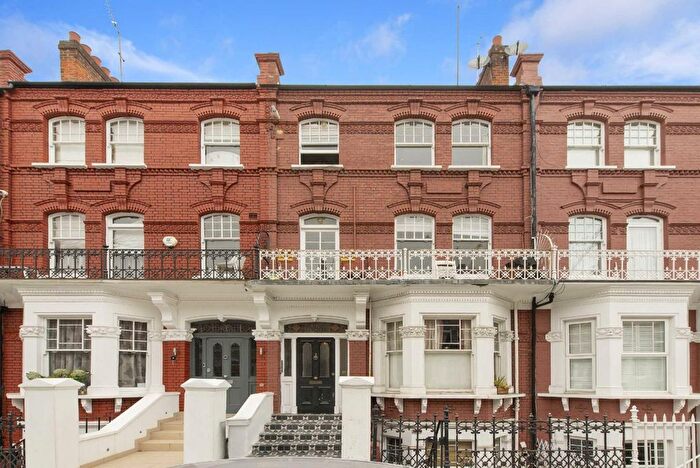 1 Bedroom Flat For Sale In Stonor Road, West Kensington, W14