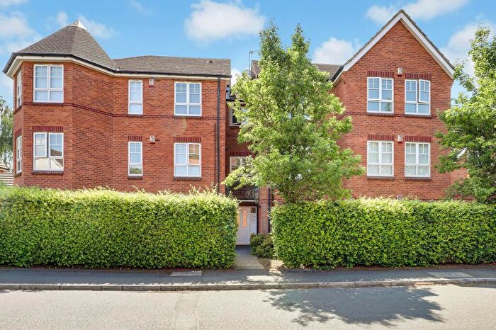 2 Bedroom Flat For Sale In Sheridan Way, Nottingham, NG5