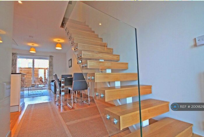 2 Bedroom Semi-Detached House To Rent In Flamsteed Close, Cambridge, CB1