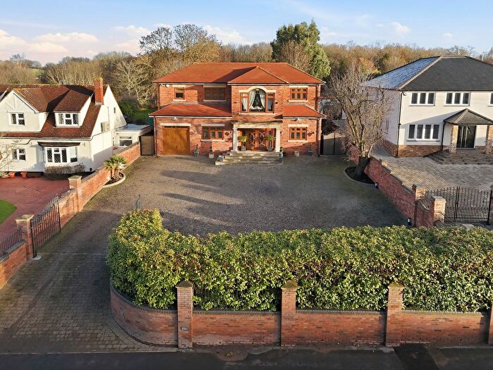 5 Bedroom Detached House For Sale In Middle Street, Waltham Abbey, EN9