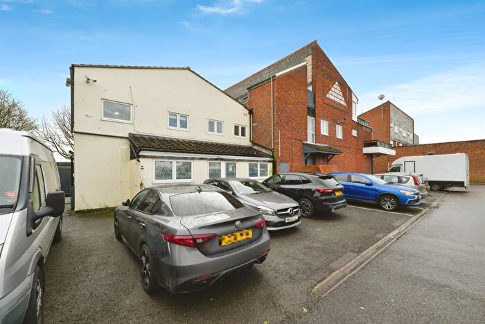 1 Bedroom Apartment For Sale In Chaucer Way, Hoddesdon, EN11