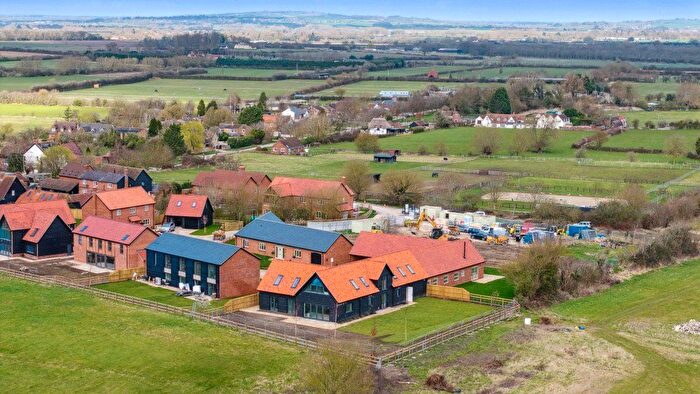 4 Bedroom Detached House For Sale In The Stables, Manor Farm, Henton, Oxfordshire, OX39