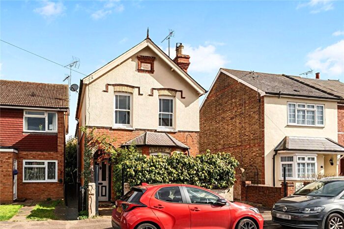 3 Bedroom Detached House For Sale In Chantry Road, Chertsey, Surrey, KT16