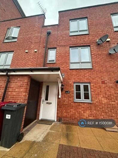 3 Bedroom Terraced House To Rent In Battle Square, Reading, RG30