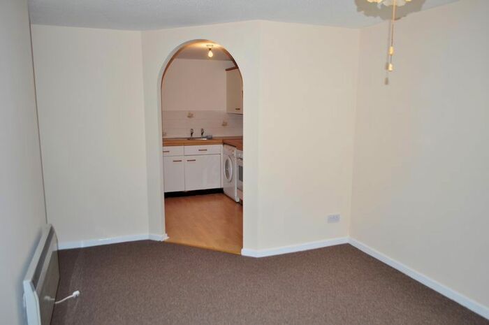 1 Bedroom Flat To Rent In Eleanor Way, Waltham Cross EN8