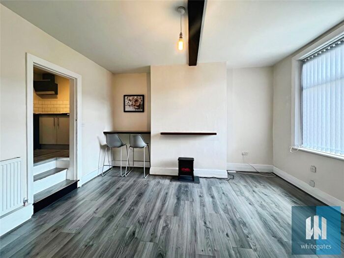 1 Bedroom Flat For Sale In Royds Avenue, Linthwaite, Huddersfield, HD7