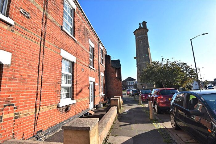 1 Bedroom Flat To Rent In Fountain Court, Wellington Road, Harwich, Essex, CO12