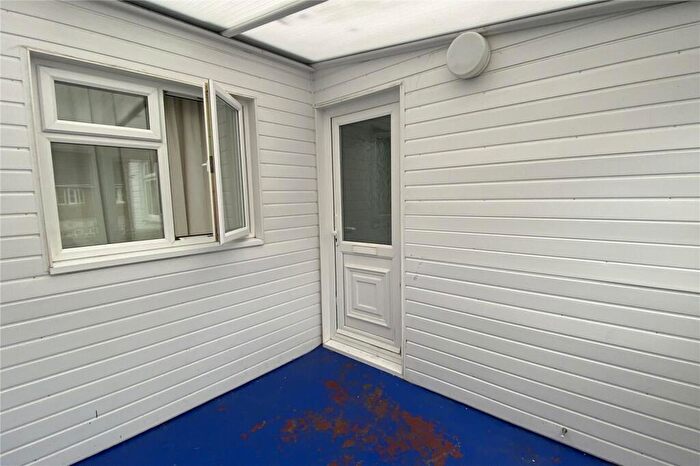 2 Bedroom Flat For Sale In Oak Green, Winchester Road, Four Marks, Alton, GU34