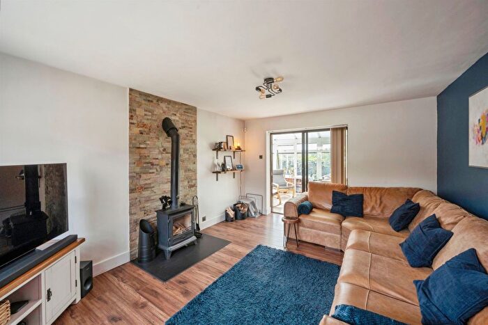 3 Bedroom Detached House For Sale In Farm Grange, Balby, Doncaster, DN4