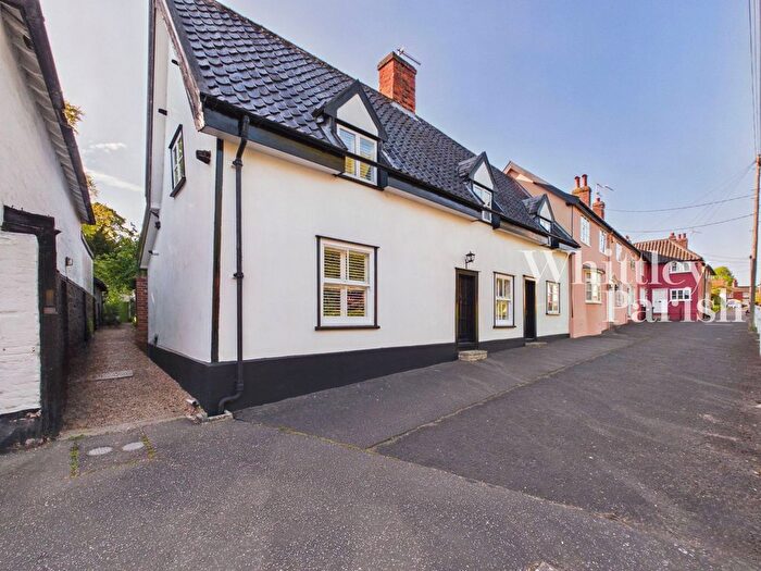 4 Bedroom Semi Detached House For Sale In Mount Street, Diss, IP22