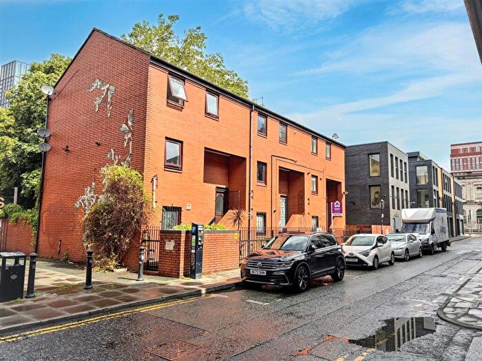 3 Bedroom Apartment For Sale In Tib Street, Manchester, M4