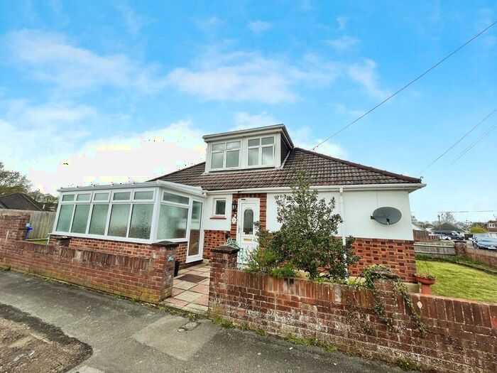 4 Bedroom Detached Bungalow To Rent In Milverton Close, Totton, SO40