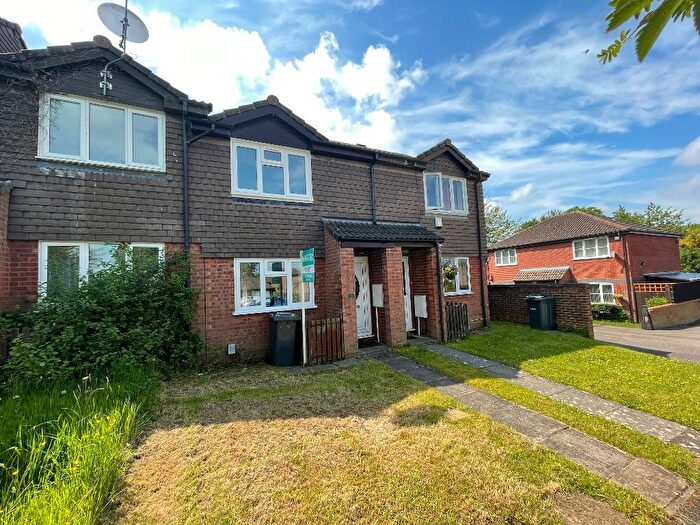 2 Bedroom Terraced House To Rent In Benington Close, Luton, Bedfordshire, LU2