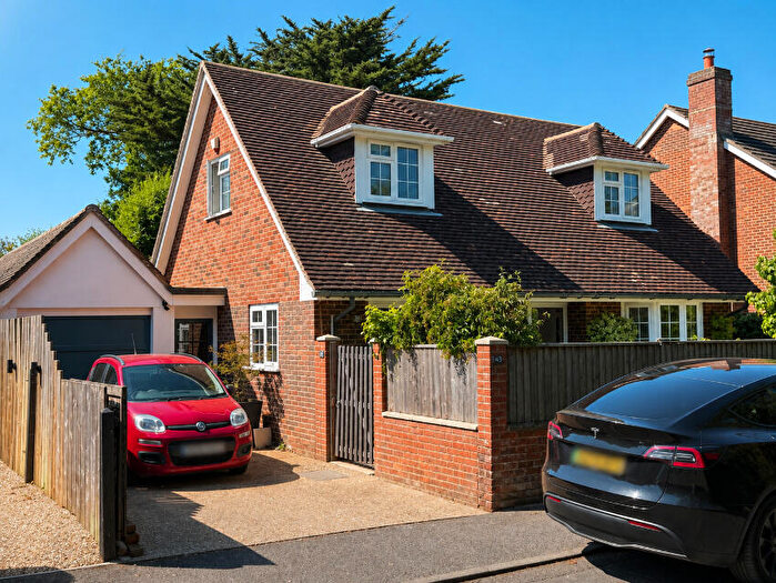 3 Bedroom Detached House For Sale In North Street, Pennington, Hampshire, SO41
