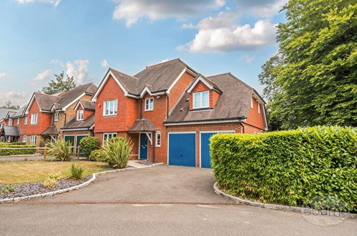 4 Bedroom Detached House For Sale In Kirtle Drive, Four Marks, Alton, Hampshire, GU34