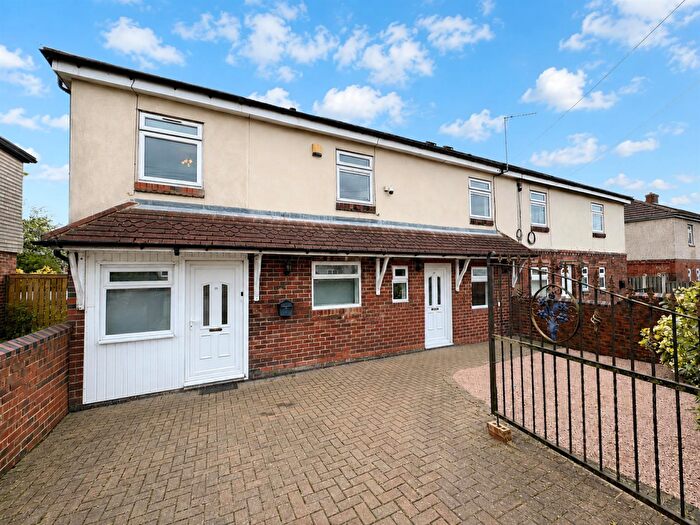 4 Bedroom Semi-Detached House For Sale In Ridings Avenue, Smithies, Barnsley, S71