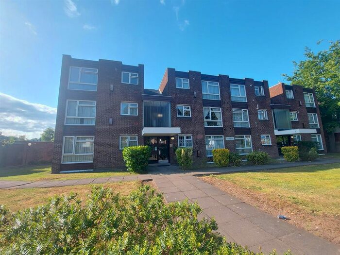 1 Bedroom Flat To Rent In Whitchurch Lane, Canons Park, Edgware, HA8