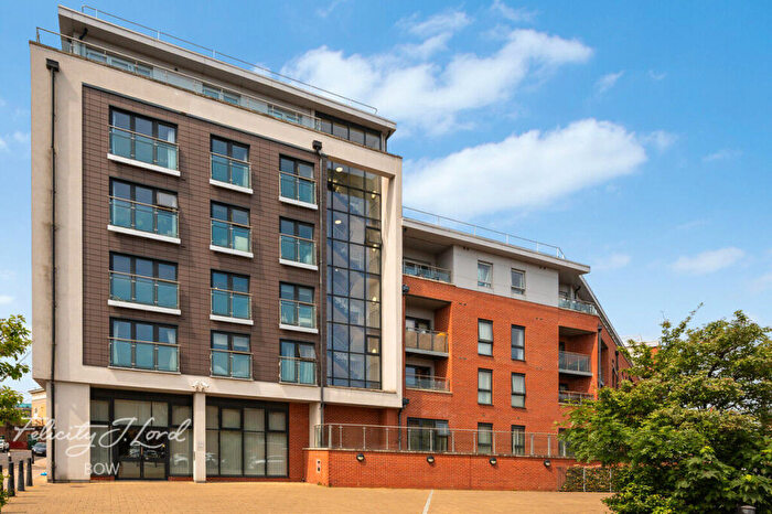 2 Bedroom Apartment For Sale In Mostyn Grove, London, E3