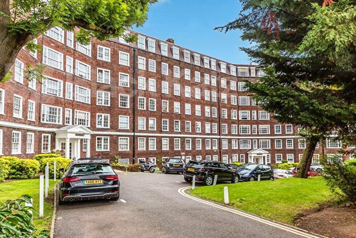Flat To Rent In Eton College Road, Hampstead - Belsize Park, NW3