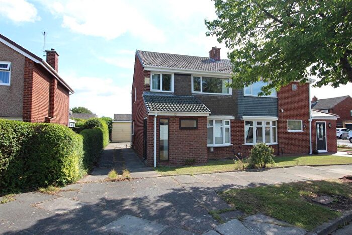 3 Bedroom Semi-Detached House For Sale In Oaksham Drive, Billingham, TS23